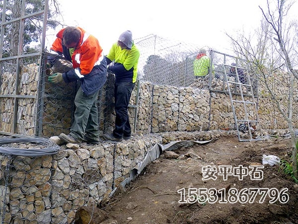 格賓網擋土墻施工.jpg